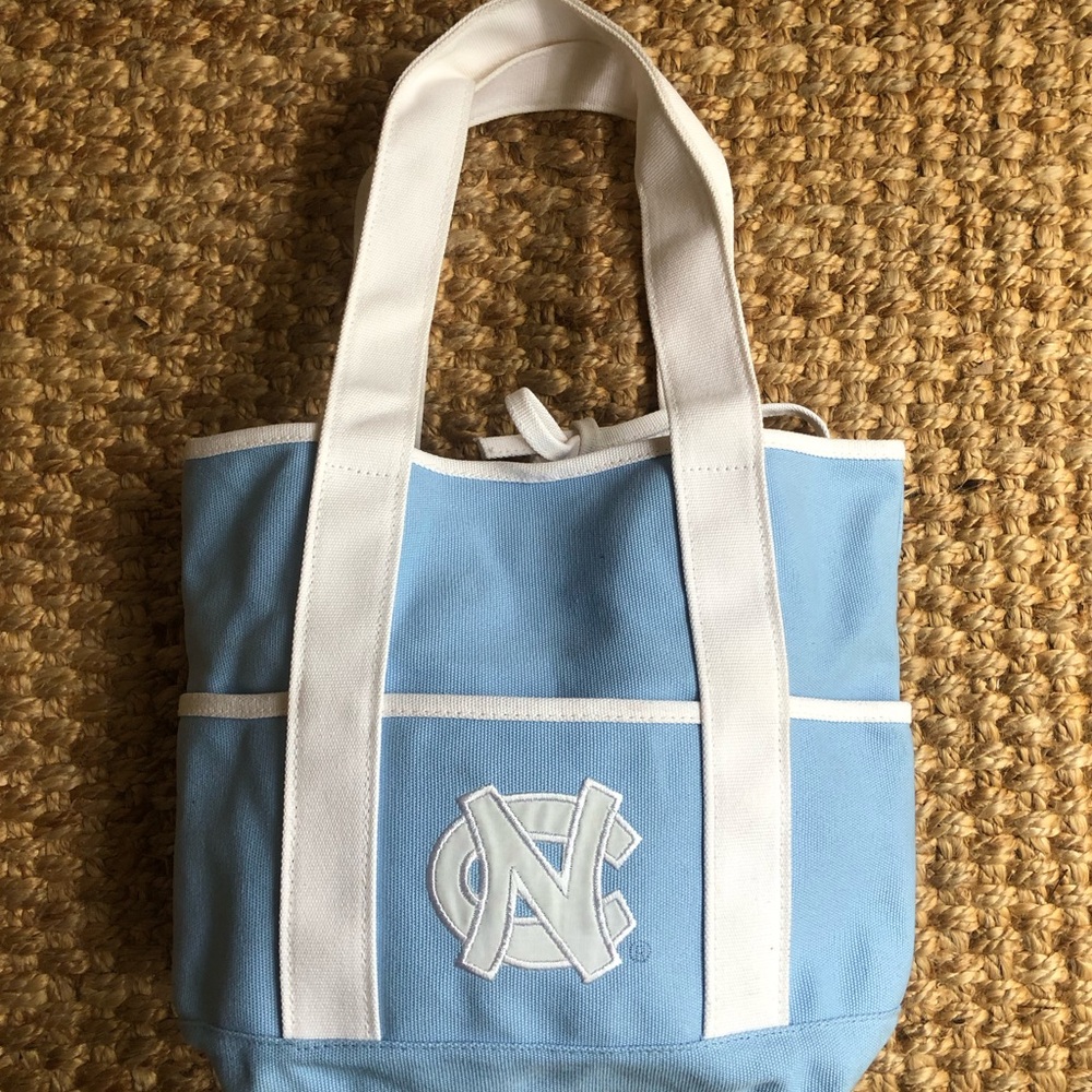 Brand New: University of North Carolina Chapel Hill Logo Tote Bag with Pouch
